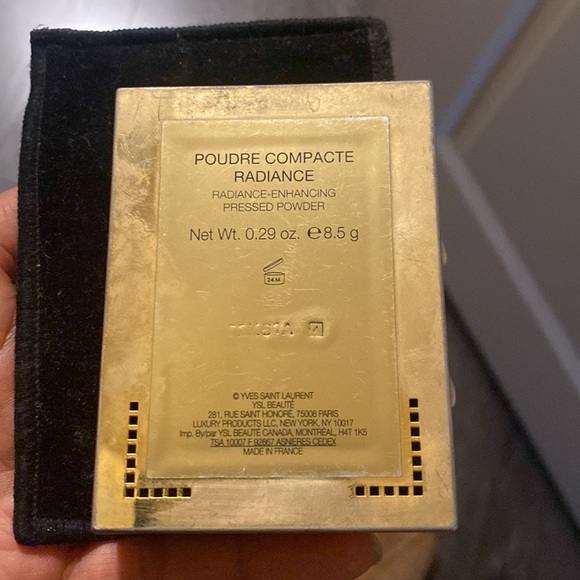 Ysl pressed powder shade 4, suitable for medium/olive skin - Picture 2 of 6